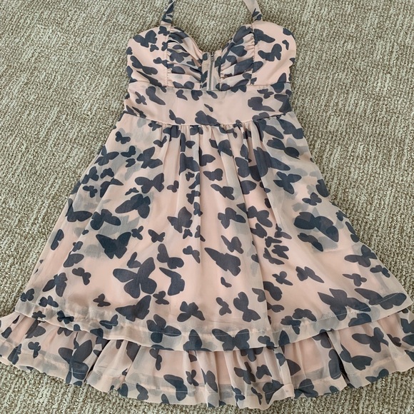 rachel and chloe Dresses & Skirts - Frank and Chloe halter dress, pink and grey.